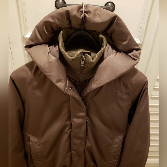 Women's Medium Northface Padma Bomber Jacket, Brown - Picture 3 of 12